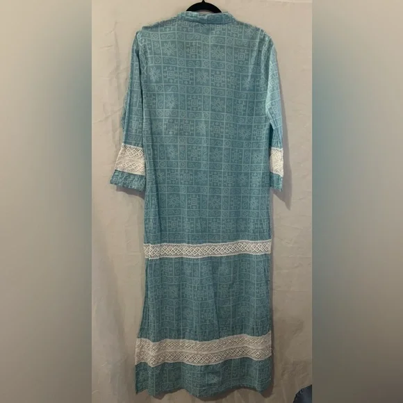 Elegant Blue and White Long Sleeve Dress - Picture 3 of 12